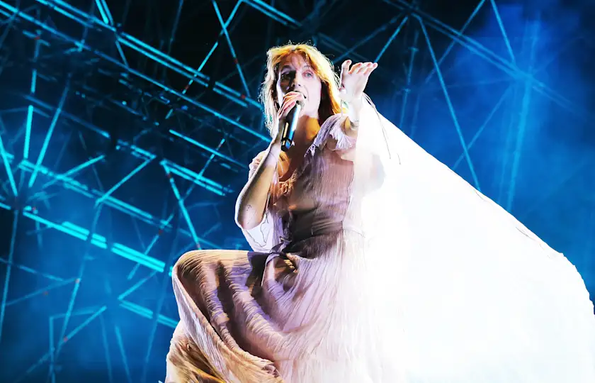 Florence + The Machine 2026年演唱会《Everybody Scream》巴黎站来了：英伦仙嗓炸裂全场，欧洲巡演必看！