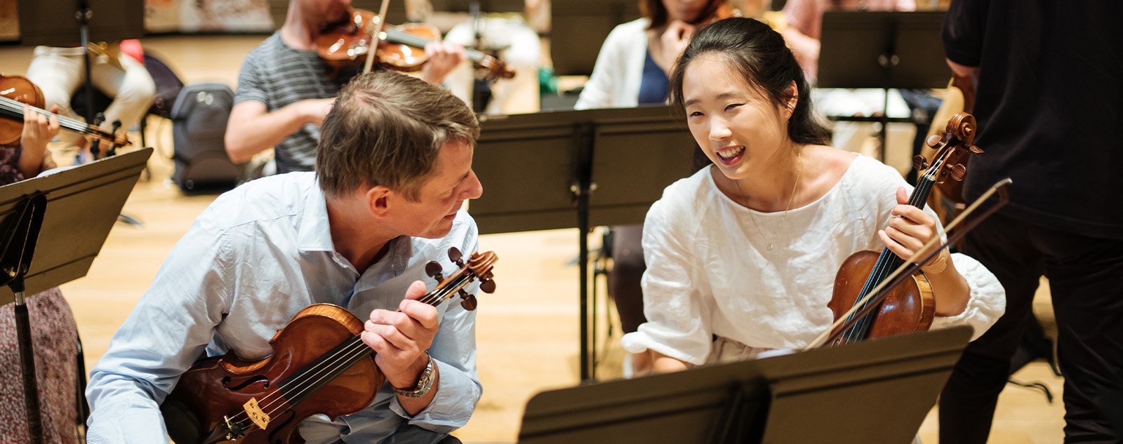 Klaus Mäkelä 克劳斯·梅凯拉《Philharmonie de Paris 系列》音乐会 2026–2027 来了：从 Mahler 到 Messiaen 的一季指挥盛宴